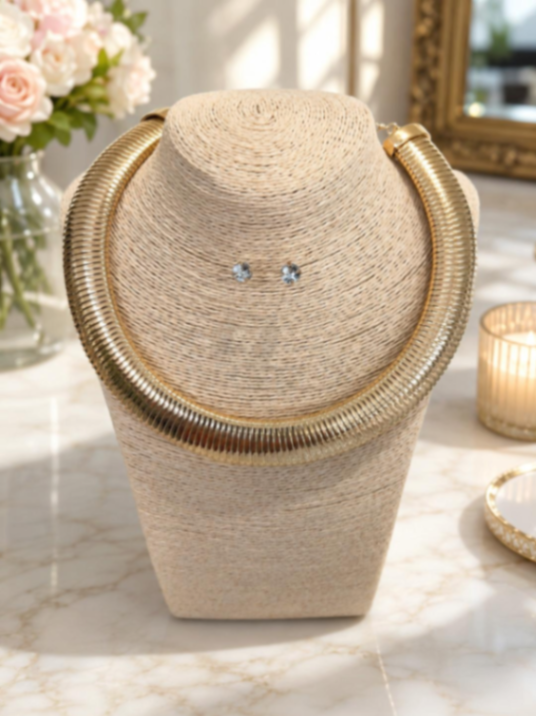 COLLAR ANCHO EN DORADO